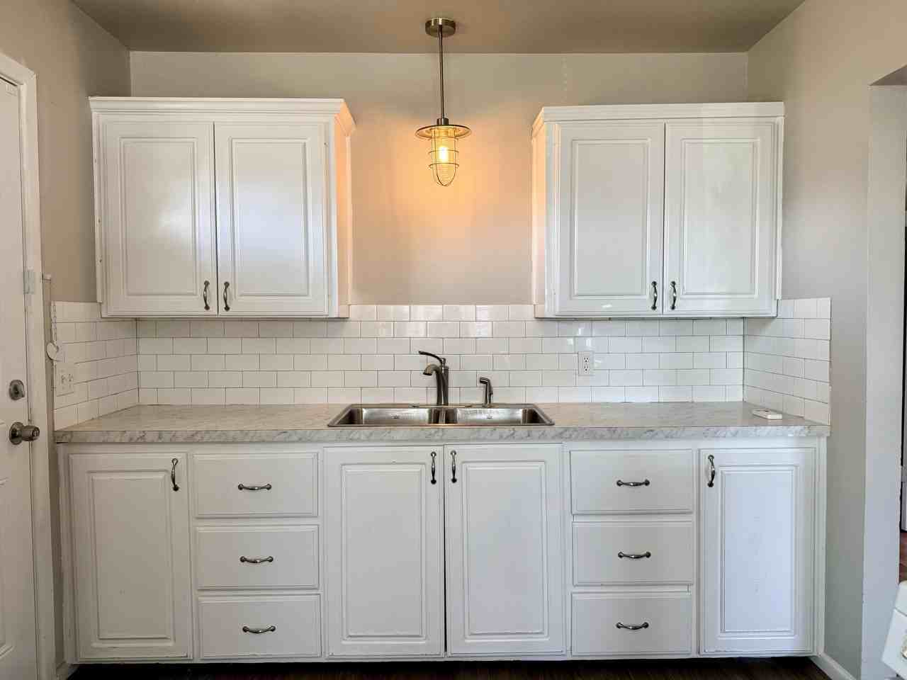 505 E 37th St - Photo 3 of 11