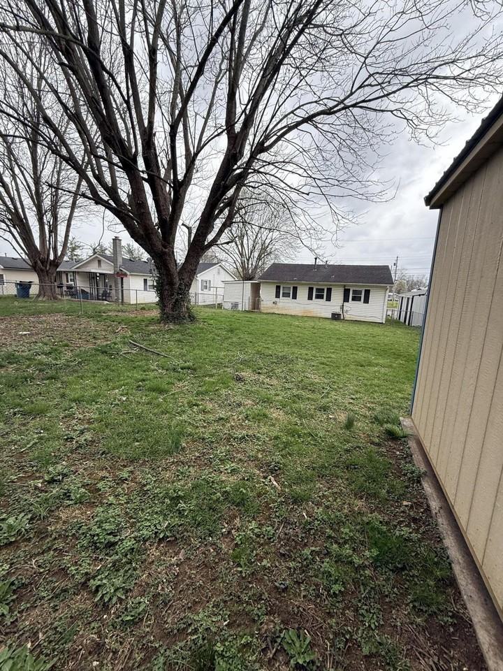 719 Moberly Rd - Photo 2 of 10