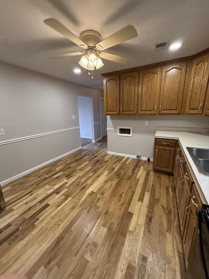 719 Moberly Rd - Photo 7 of 10