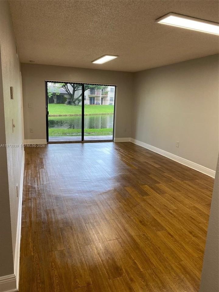 9981 Nob Hill Ct #9981 - Photo 2 of 12