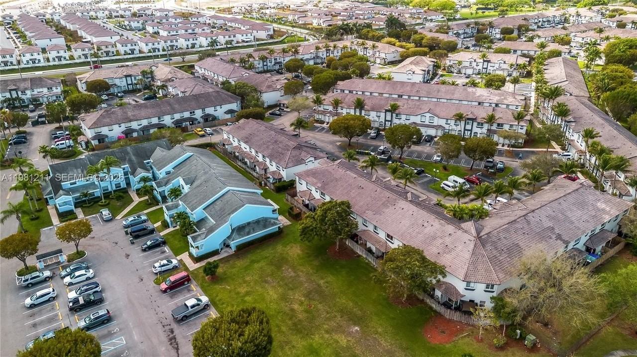 2301 Se 24th Ave #2301 - Photo 2 of 37