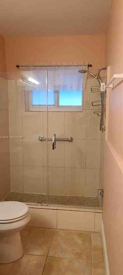 6808 Nw 75th St #0 - Photo 5 of 6