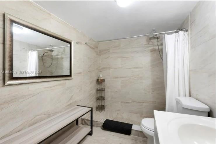 3527 Ne 168th St #409 - Photo 6 of 11
