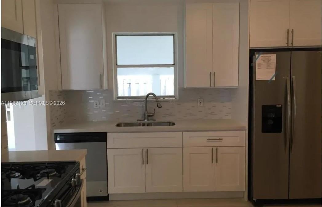 320 Sw 7th Ct - Photo 4 of 5