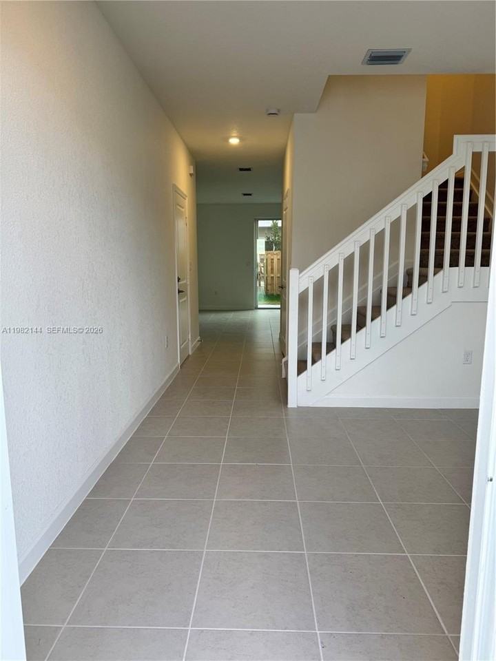 656 Se 14th Ct #0 - Photo 4 of 26