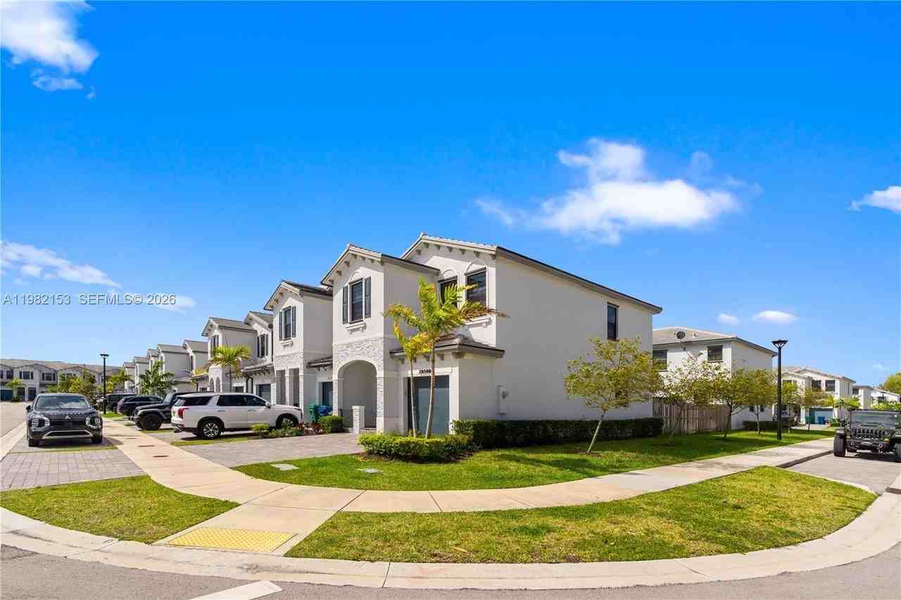 28500 Sw 133rd Path #28500 - Photo 3 of 37