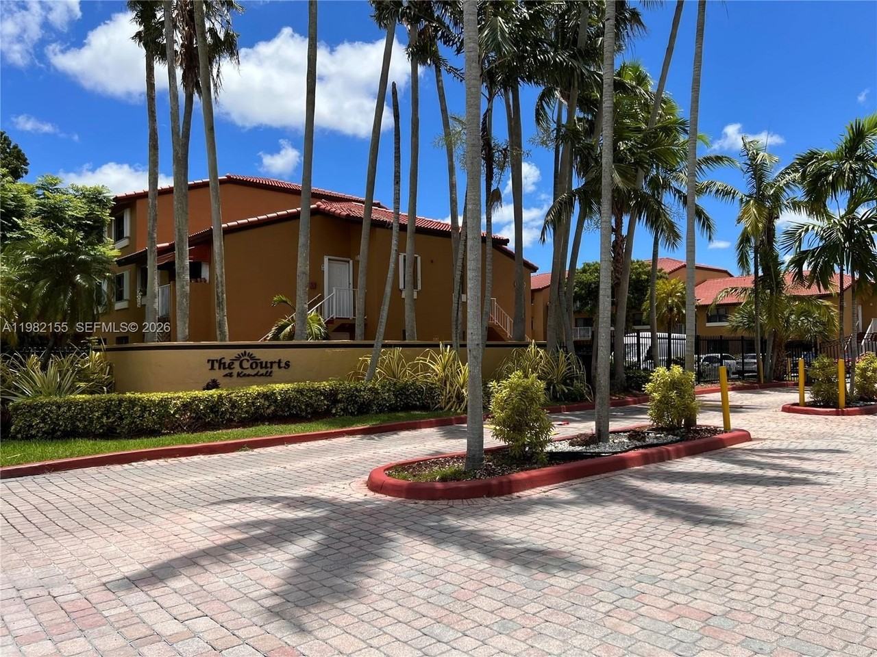 15610 Sw 80th St #J105