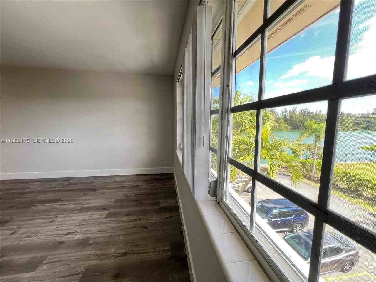 21133 Sw 85th Ave #302 - Photo 4 of 25