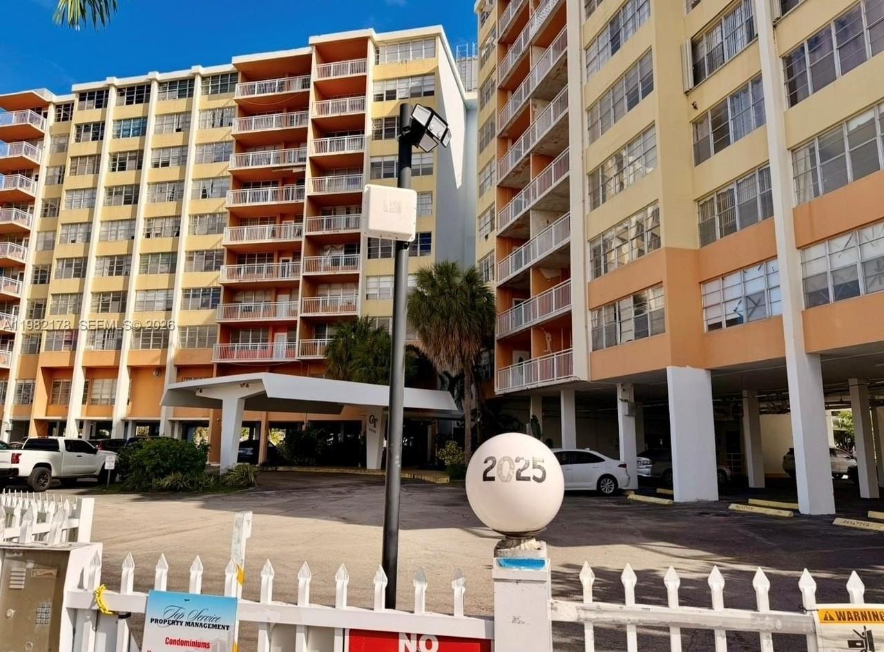 2025 Ne 164th St #803 - Photo 2 of 15