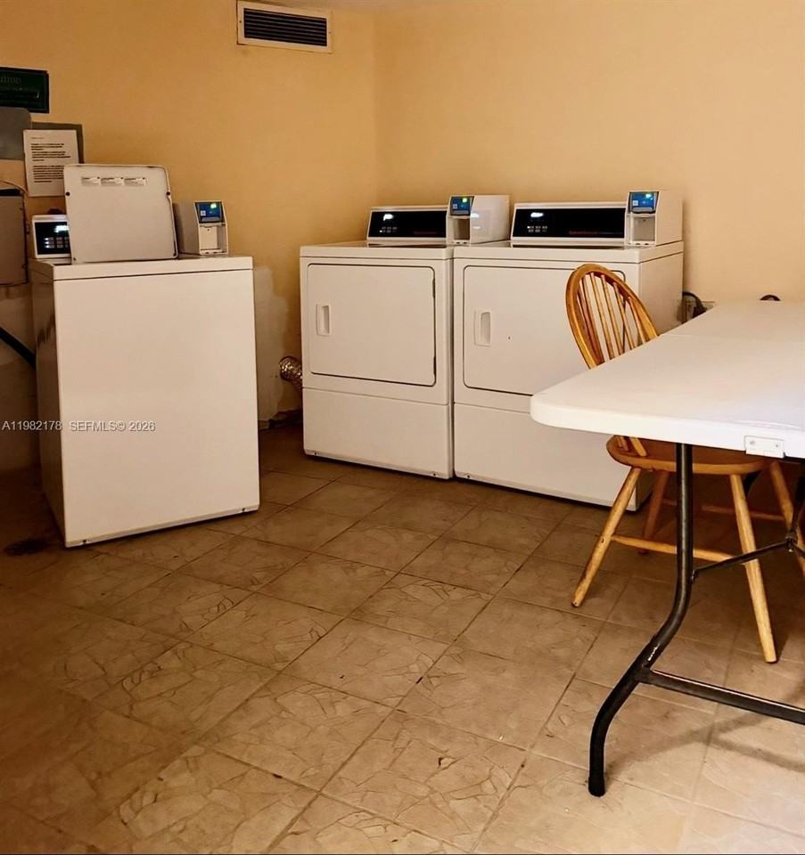 2025 Ne 164th St #803 - Photo 3 of 15