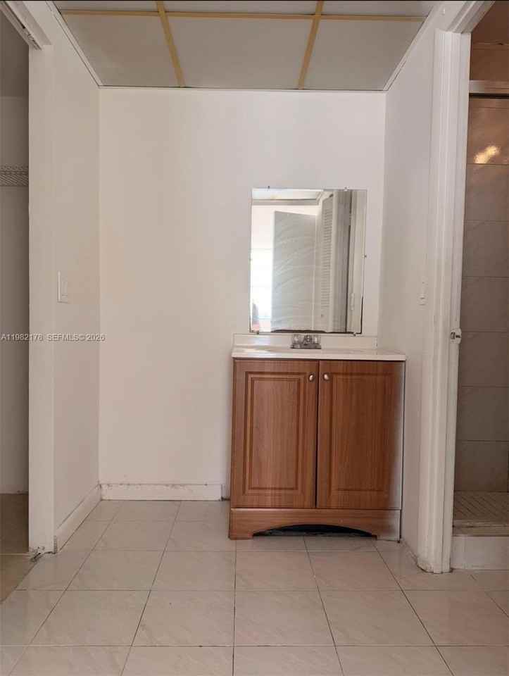 2025 Ne 164th St #803 - Photo 6 of 15