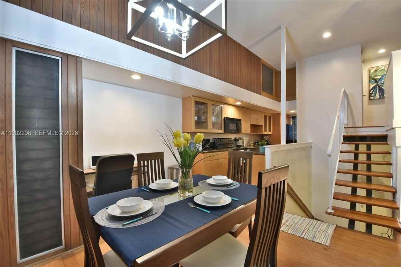 250 Se Park St #5 - Photo 2 of 8