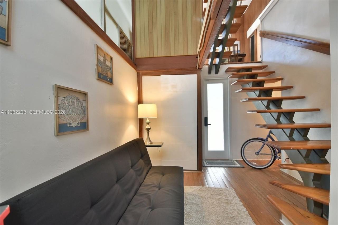 250 Se Park St #5 - Photo 6 of 8