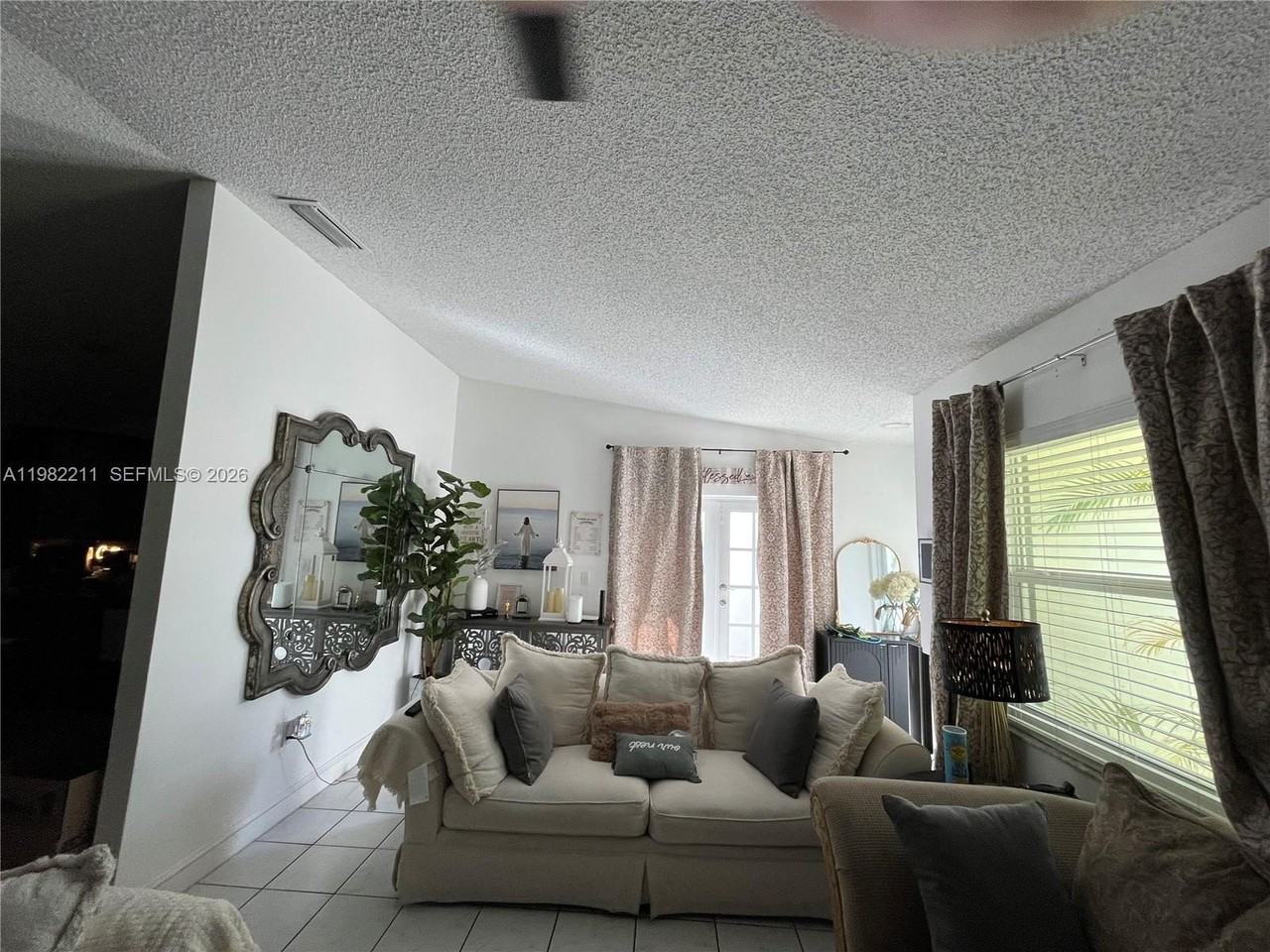 13485 Sw 28th St - Photo 3 of 33