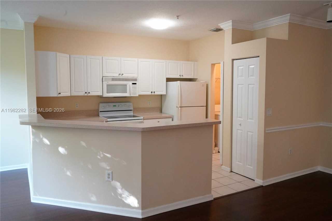 4404 Sw 160th Ave #825 - Photo 6 of 30