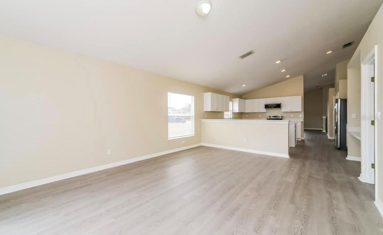 10456 Clarion St - Photo 2 of 11