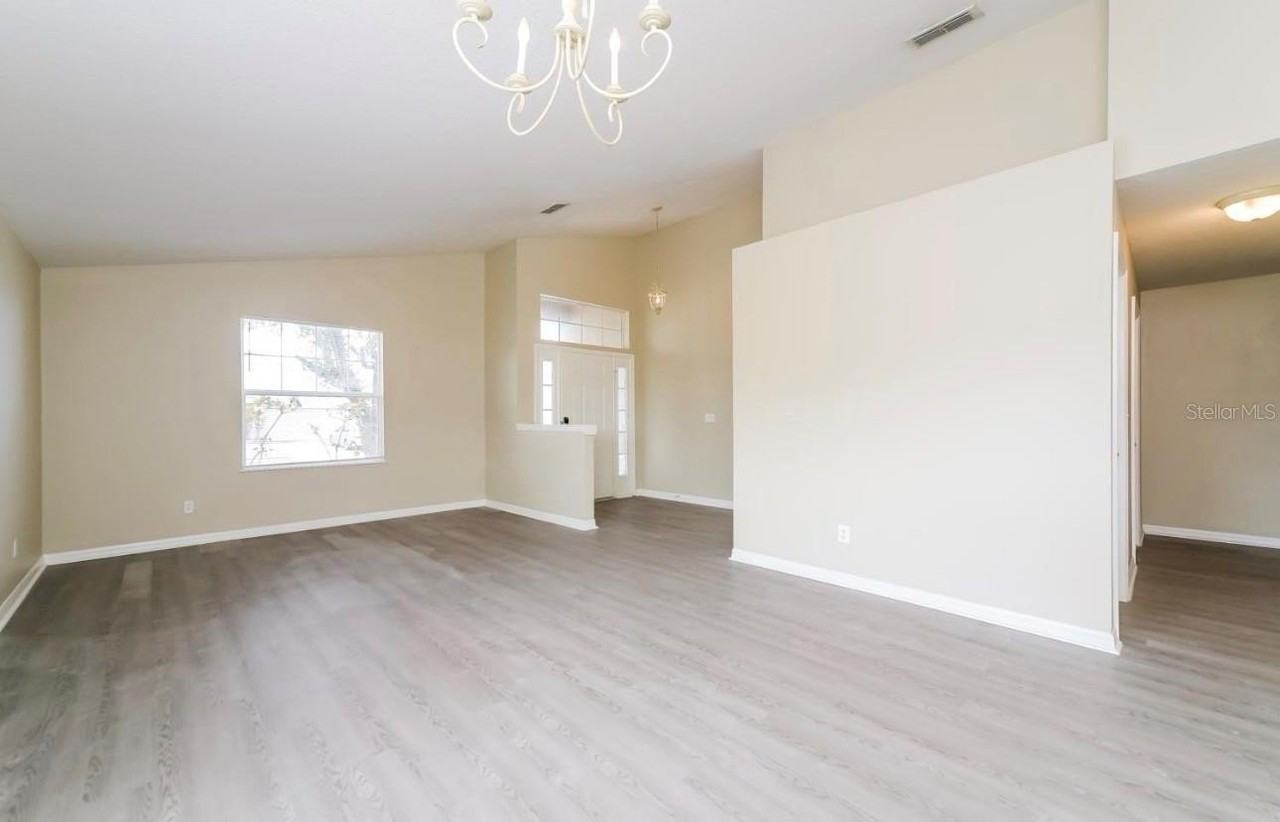 10456 Clarion St - Photo 4 of 11