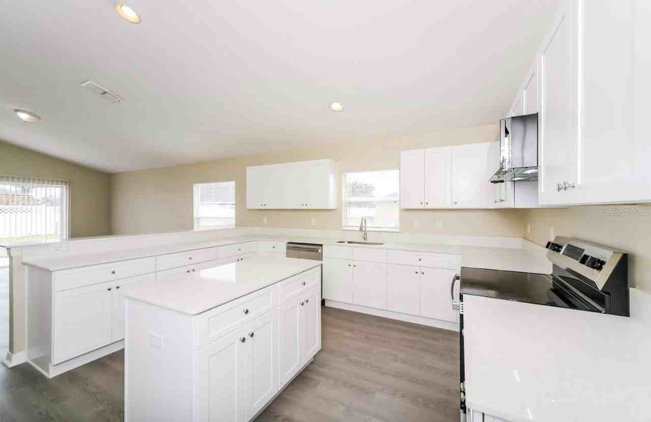 10456 Clarion St - Photo 5 of 11