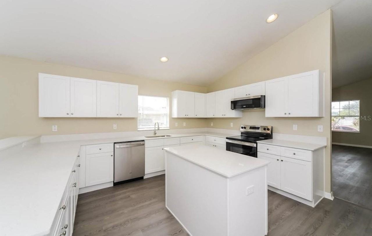 10456 Clarion St - Photo 6 of 11