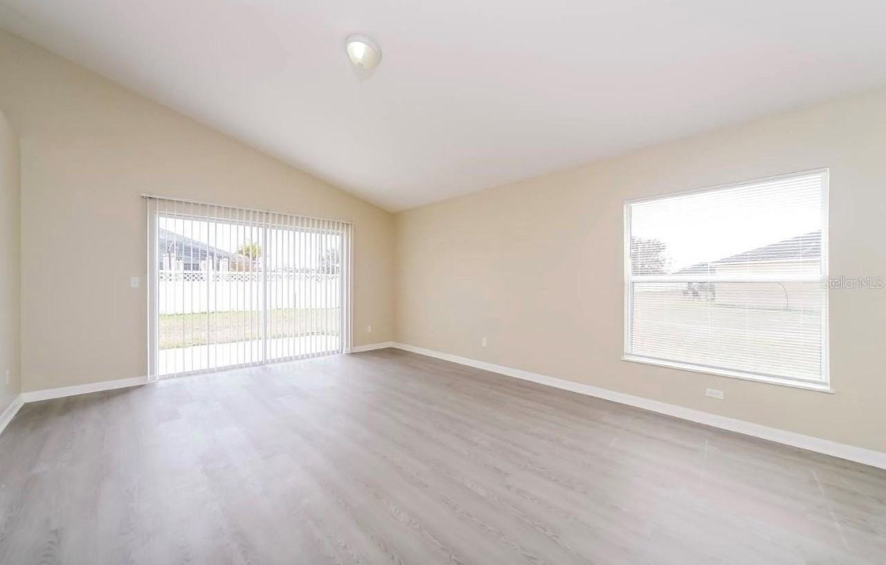 10456 Clarion St - Photo 7 of 11