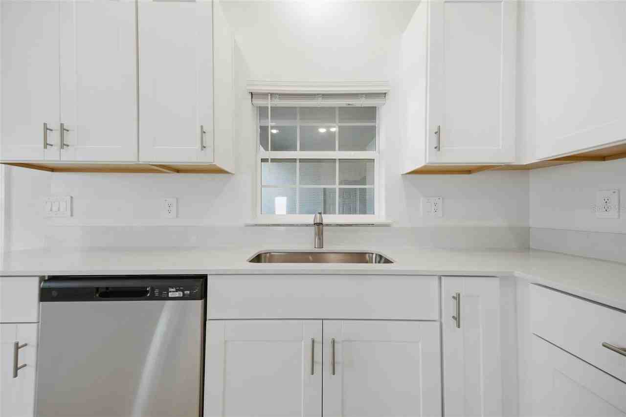 10848 Fanning Springs Ln - Photo 6 of 31