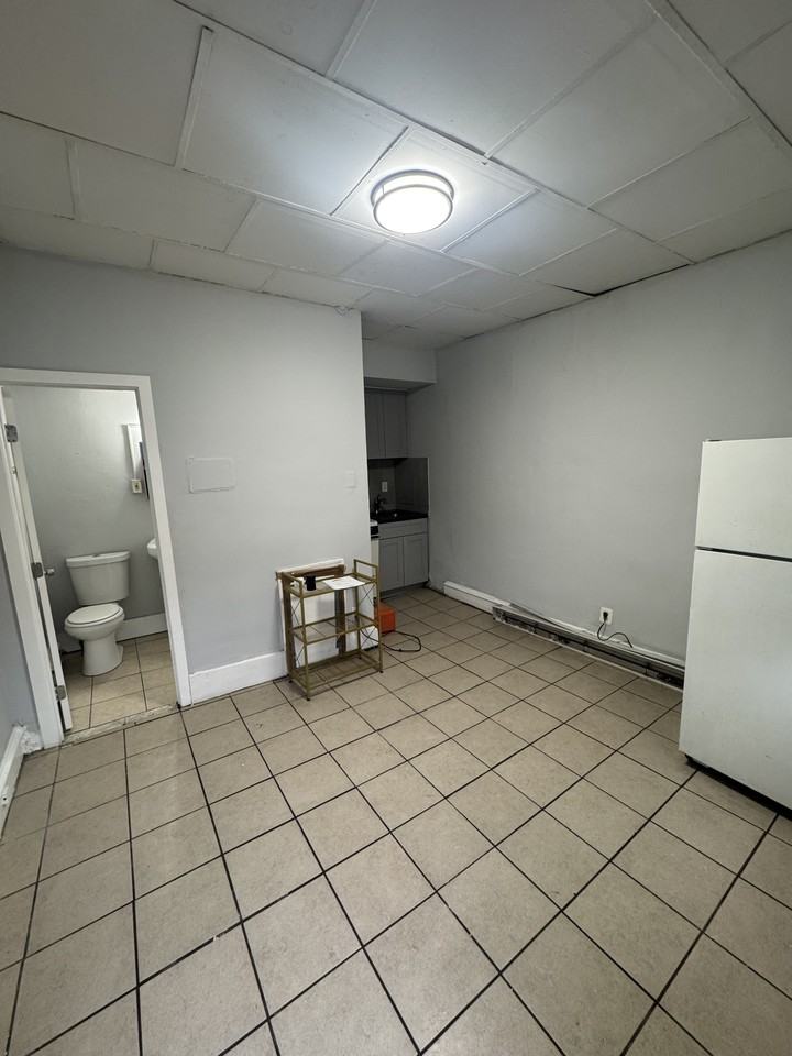 1521 Wakeling St Apt 1r #1R - Photo 3 of 9