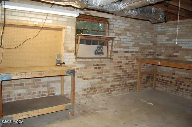 942 Dogwood Cir - Photo 3 of 22