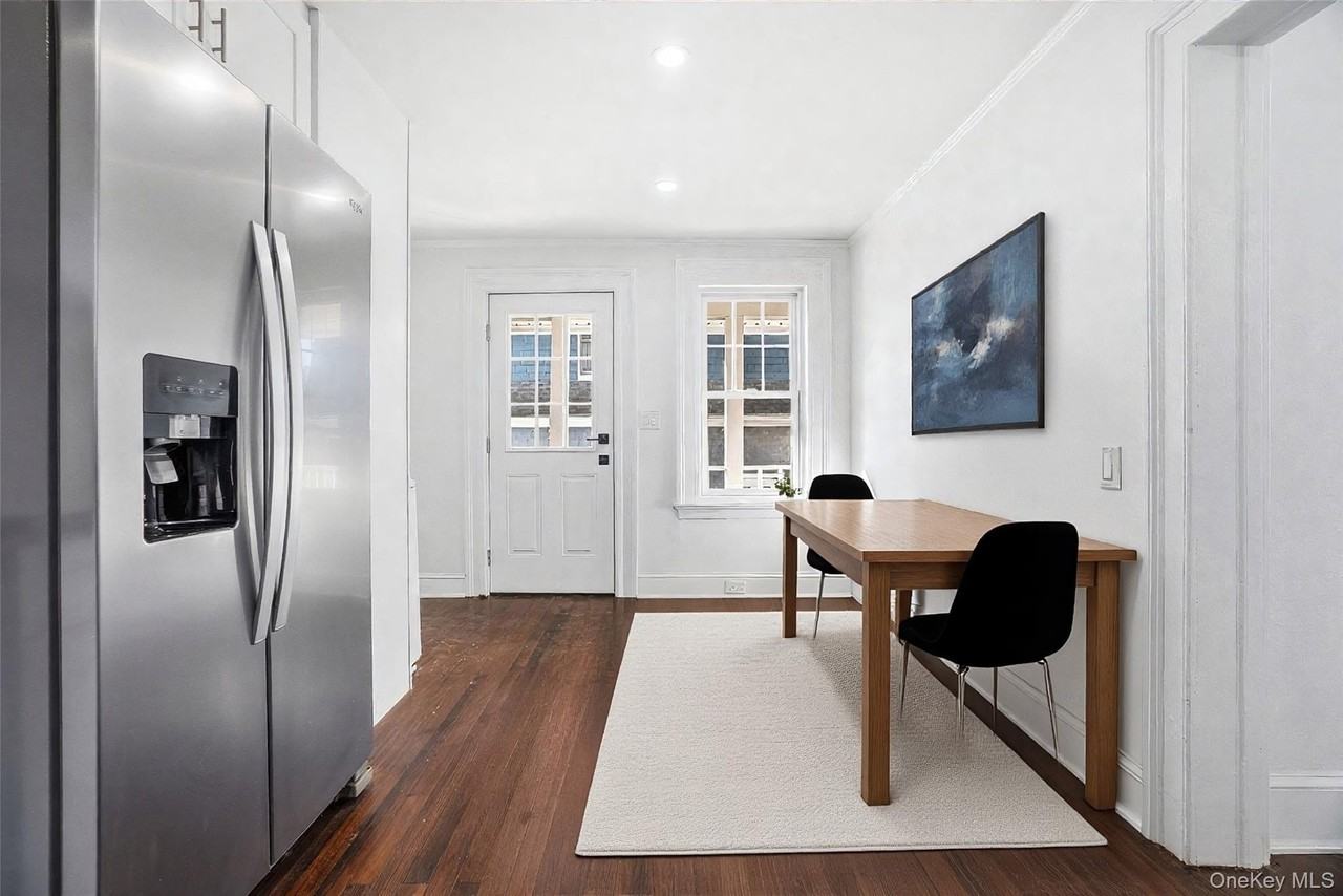 76 N Kensico Ave - Photo 6 of 18