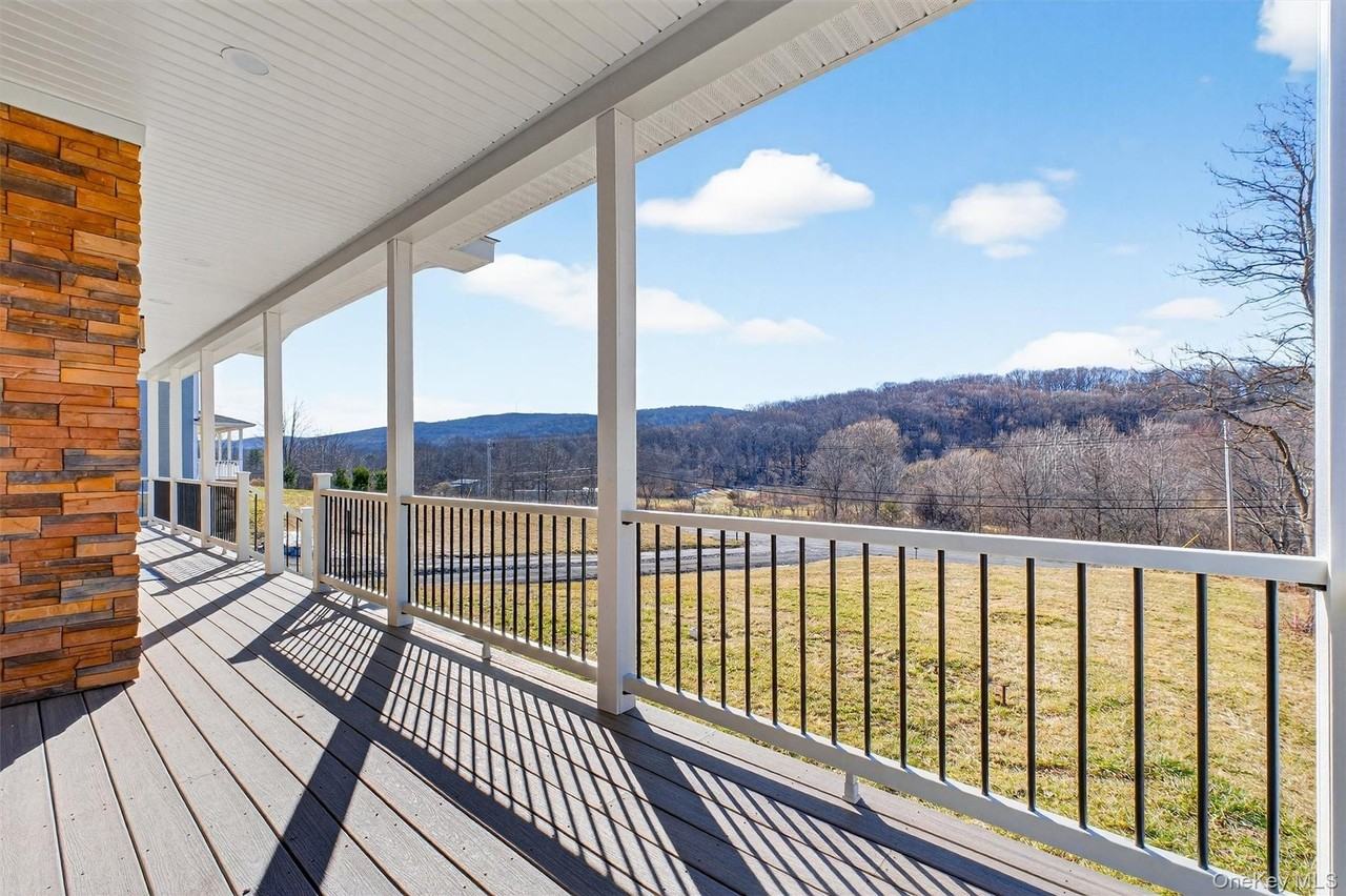 104B North Rd - Photo 3 of 35