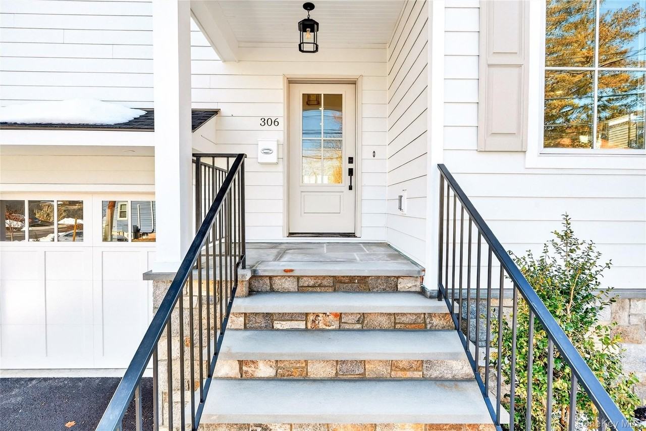 306 Hunter St - Photo 3 of 48