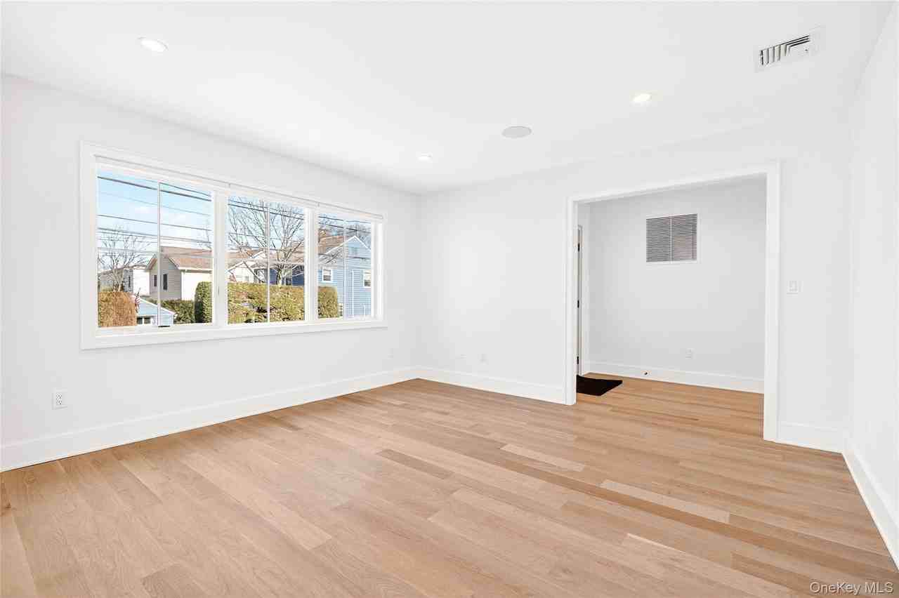 306 Hunter St - Photo 5 of 48