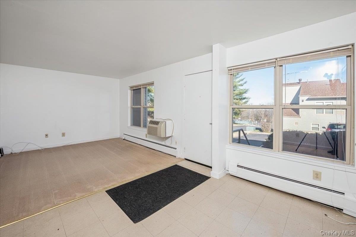 501 Maplewood Gdns - Photo 2 of 19