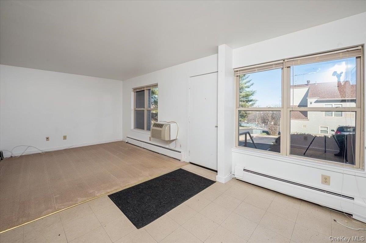 501 Maplewood Gdns - Photo 3 of 19