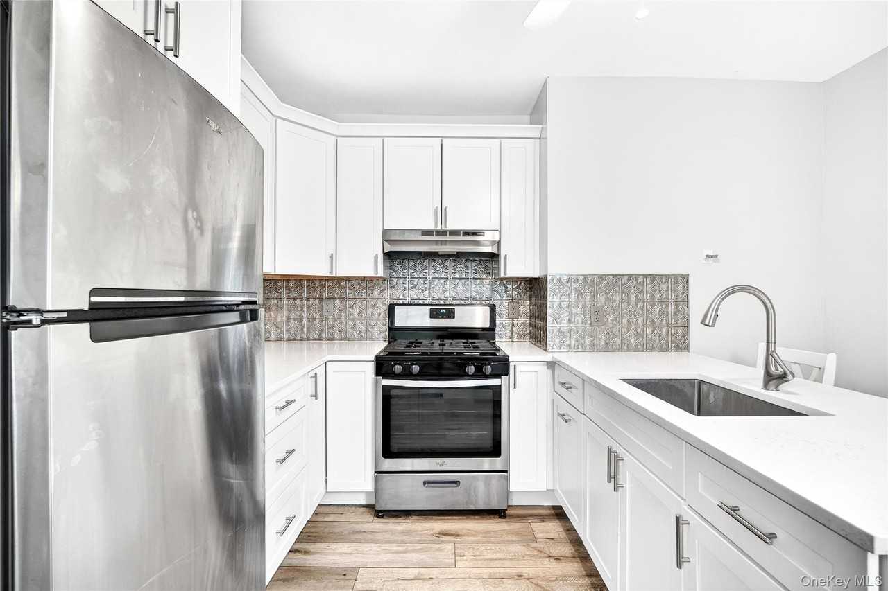 48 S Mill St - Photo 4 of 24