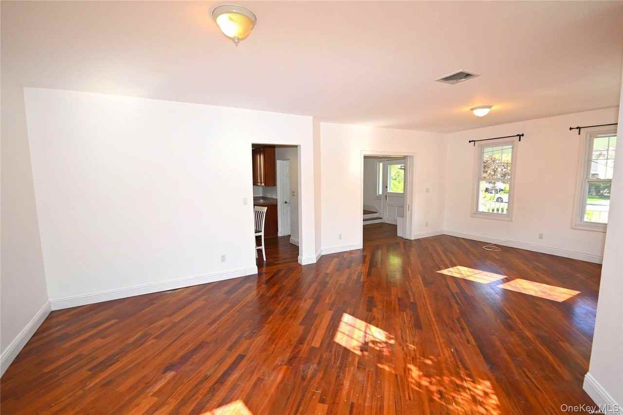 21 Arrandale Ave - Photo 6 of 27