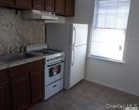 8842 240th St - Photo 6 of 9