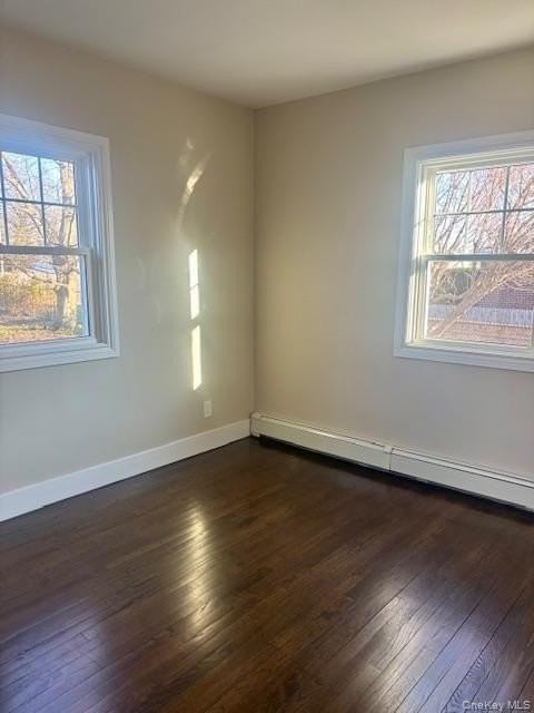 1026 Glen Cove Ave - Photo 7 of 18