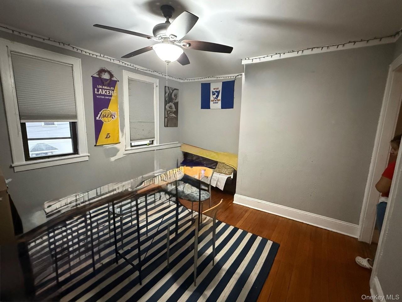 433 4th St - Photo 2 of 7