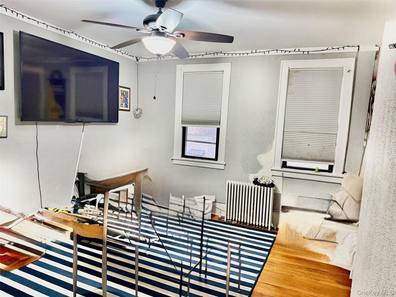 433 4th St - Photo 3 of 7