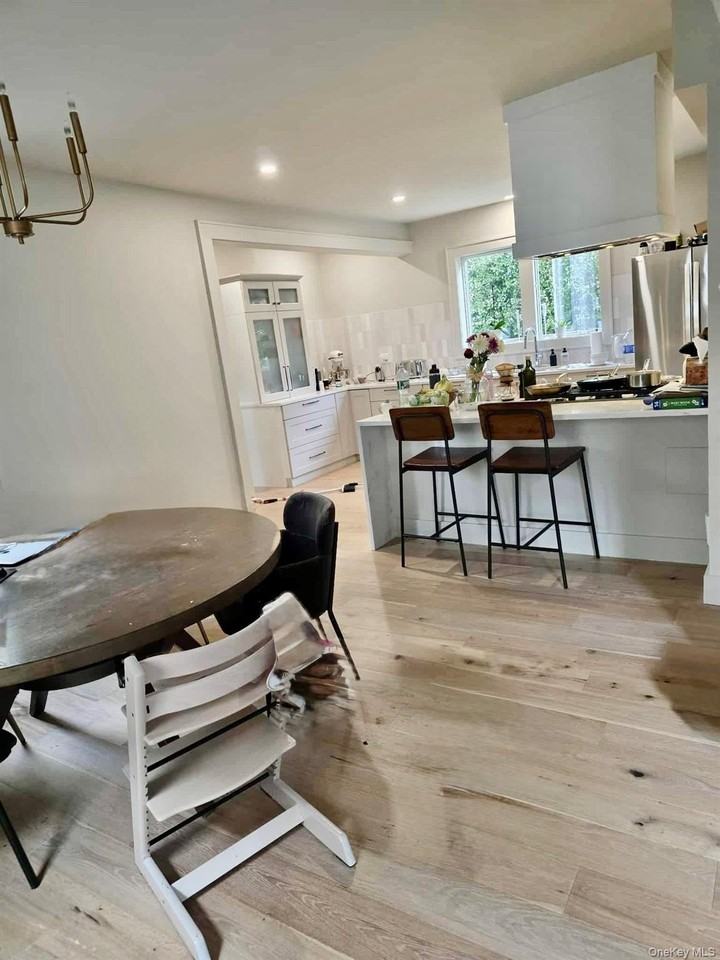 18 Webster Ave - Photo 4 of 7