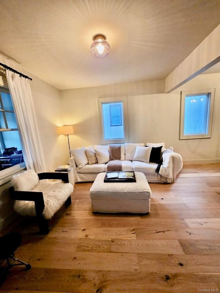 18 Webster Ave - Photo 5 of 7