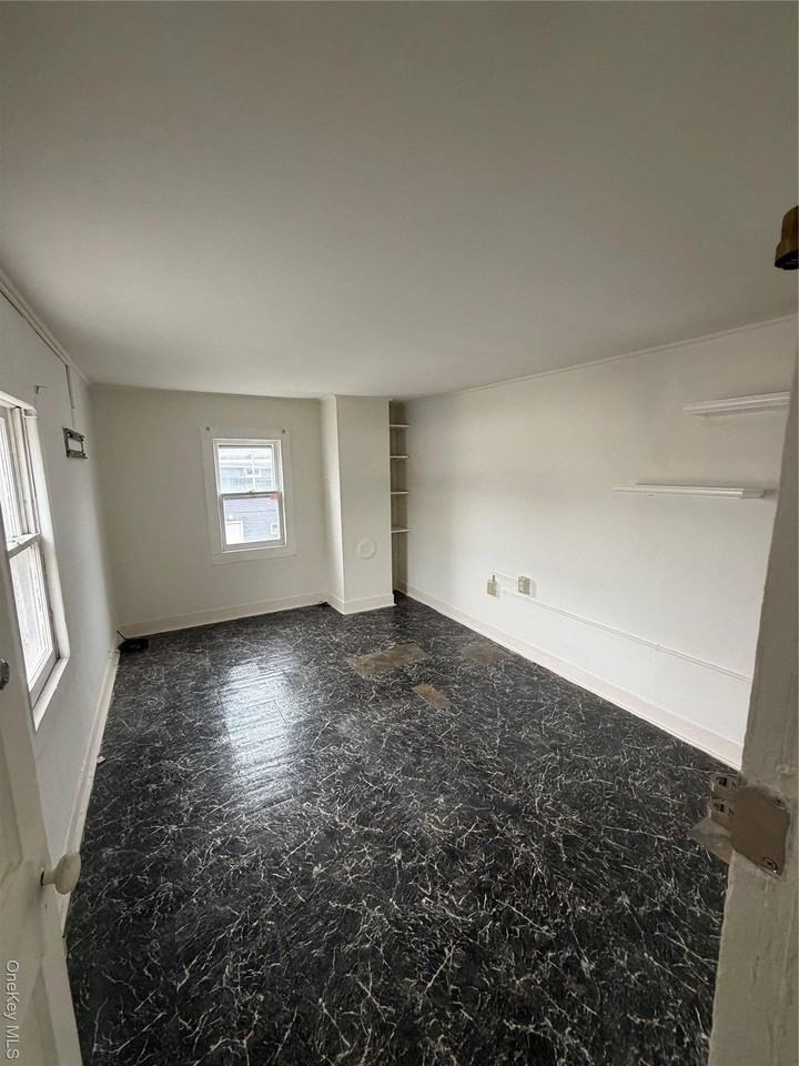 68 Waterstone Rd - Photo 5 of 9