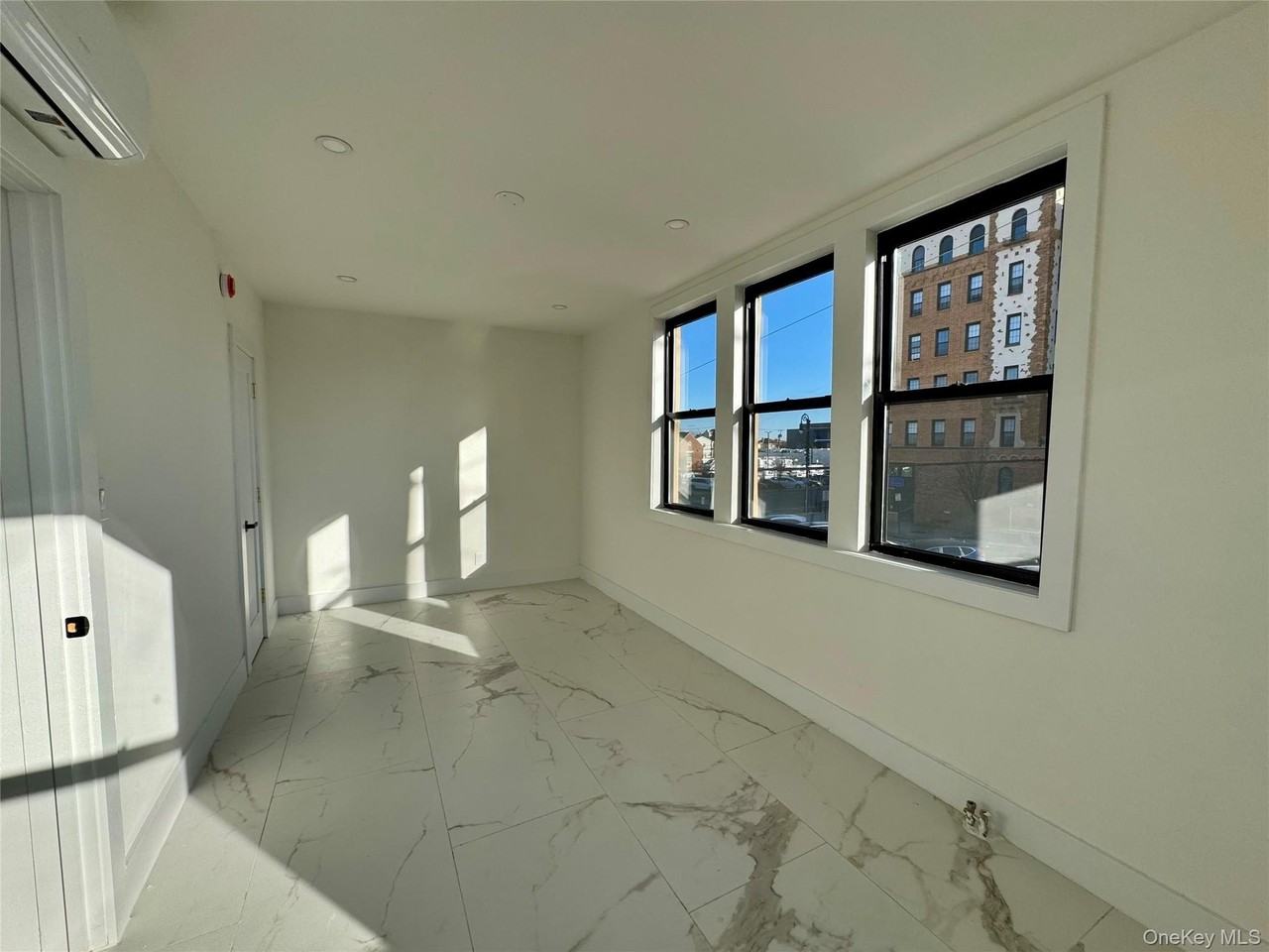 315 Riverside Blvd Apt 1 - Photo 7 of 9