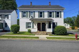 featured image of 24 Bennett St Unit 24