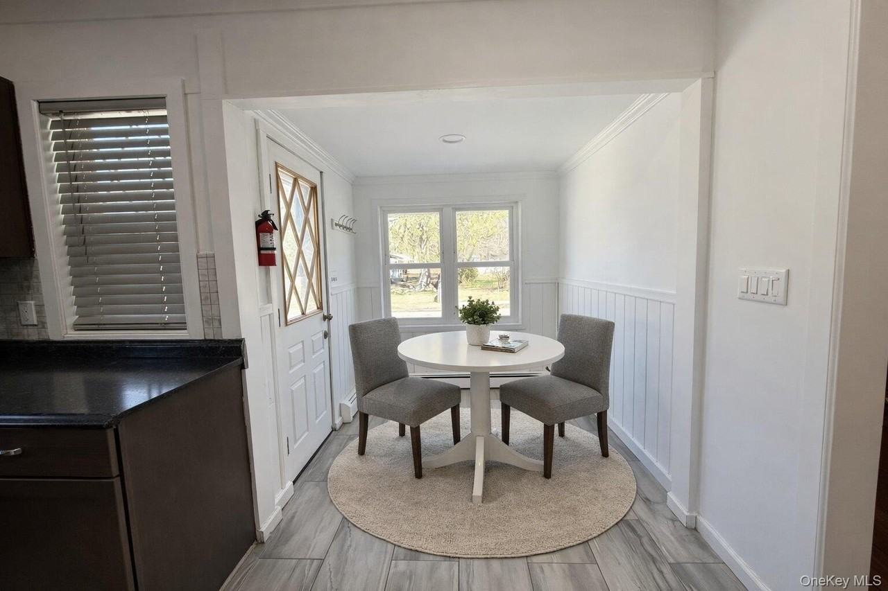 24 Bennett St Unit 24 - Photo 6 of 10