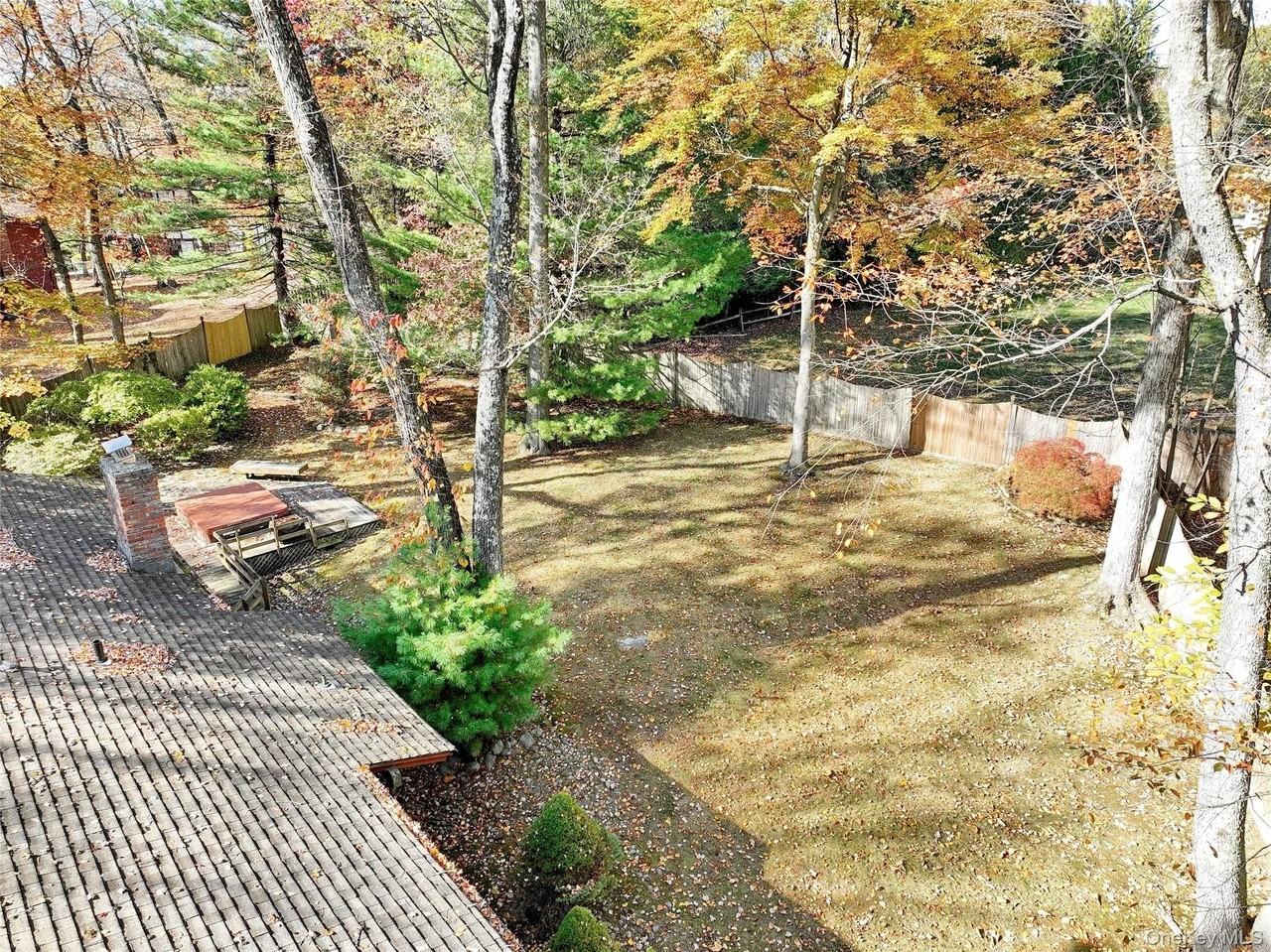 13 Lomond Ave - Photo 4 of 6