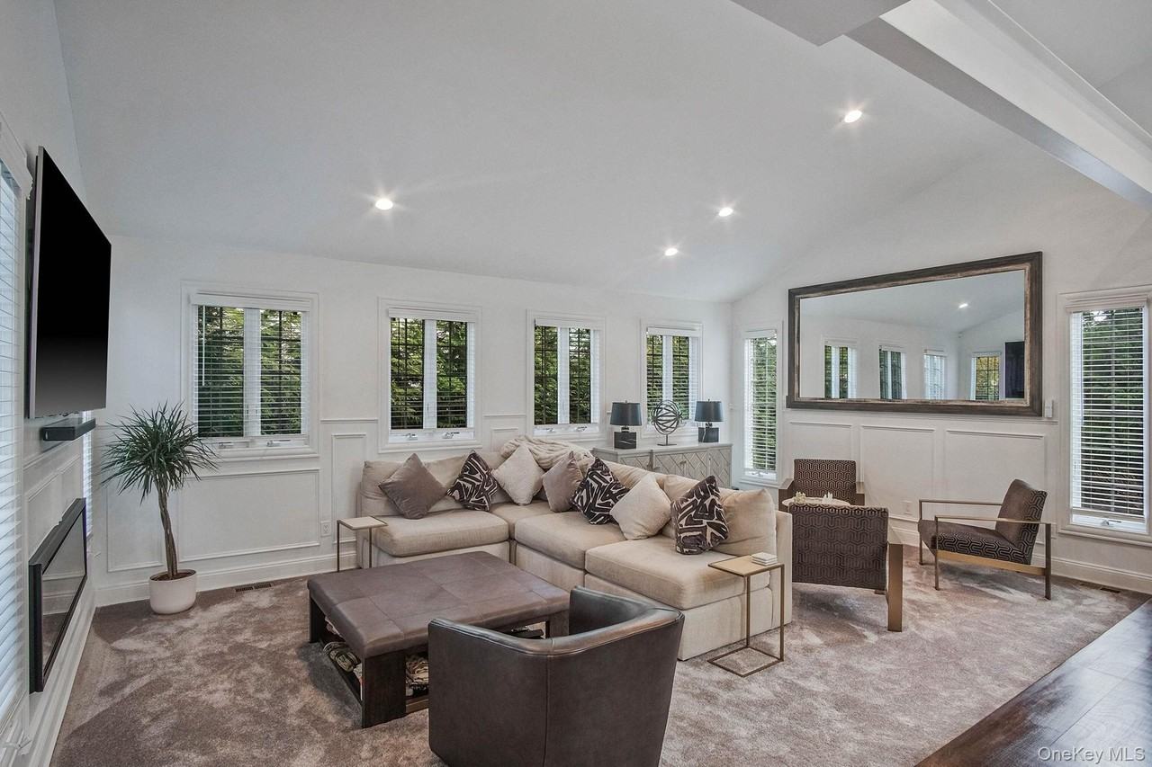 150 Meadow St - Photo 5 of 22