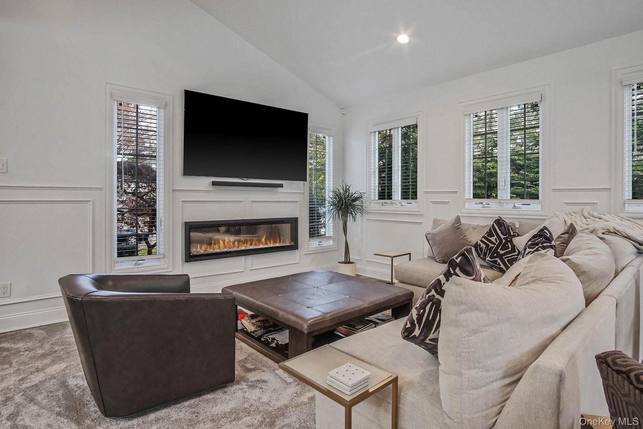 150 Meadow St - Photo 6 of 22