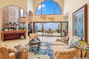 featured image of 13 Seatuck Ln