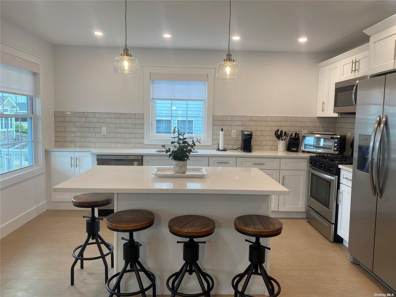 448 Dehnhoff Walk - Photo 5 of 7